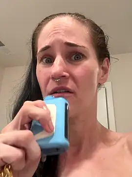 lolabunny9 online show from 09/23/25, 06:55