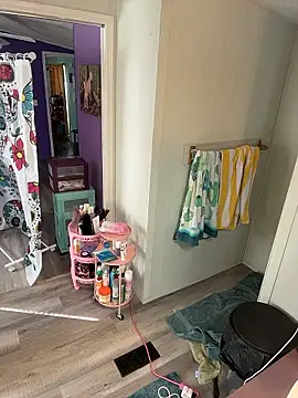 Snapshot of lolabunny9 chatting on 01/11/26, 04:01 lolabunny9 online show from 01/11/26, 04:01