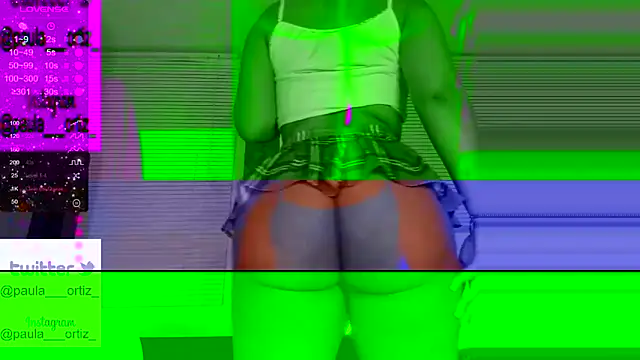 Snapshot of canelita_passion_ chatting on 01/19/25, 04:12 canelita passion online show from 01/19/25, 04:12