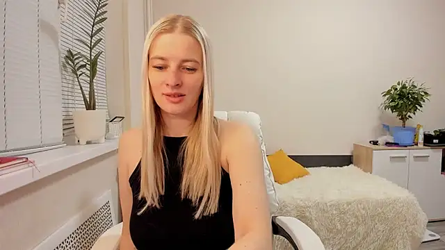 Snapshot of HILT_ON chatting on 03/15/25, 01:40 HILT ON online show from 03/15/25, 01:40