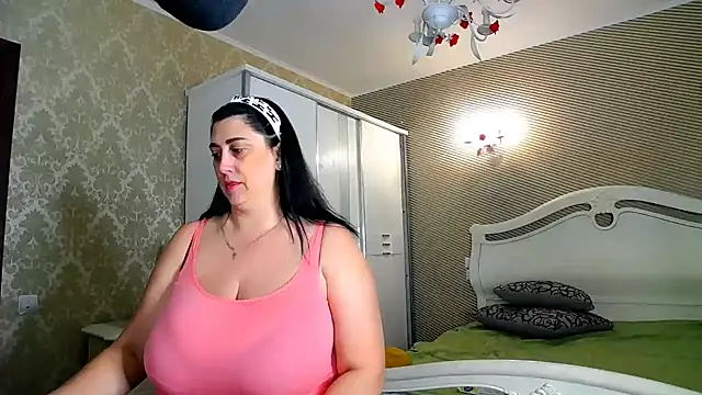 Evelyn Shy online show from 01/28/25, 06:49