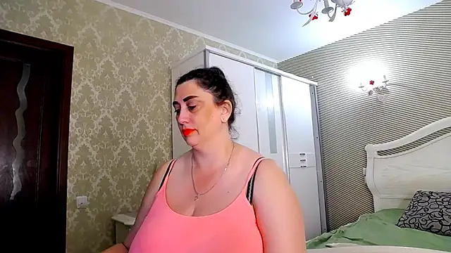 Evelyn Shy online show from 06/24/26, 10:25