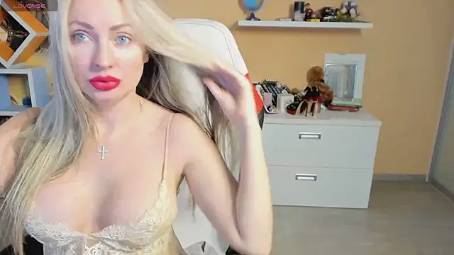 Veola new online show from 03/19/25, 03:20