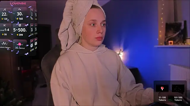 Snapshot of Rachel_Ro chatting on 12/10/24, 07:54 Rachel Ro online show from 12/10/24, 07:54