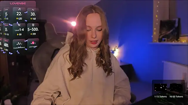 Snapshot of Rachel_Ro chatting on 12/11/24, 08:18 Rachel Ro online show from 12/11/24, 08:18