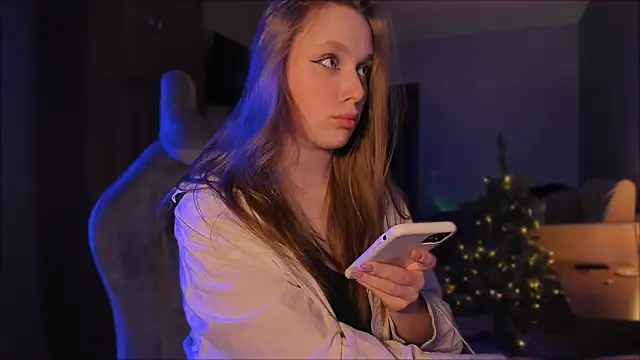 Snapshot of Rachel_Ro chatting on 12/26/24, 09:47 Rachel Ro online show from 12/26/24, 09:47