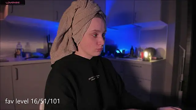 Snapshot of Rachel_Ro chatting on 09/28/25, 01:44 Rachel Ro online show from 09/28/25, 01:44