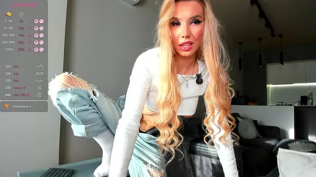 Snapshot of Juicy_Bella chatting on 01/14/26, 08:20 Juicy Bella online show from 01/14/26, 08:20