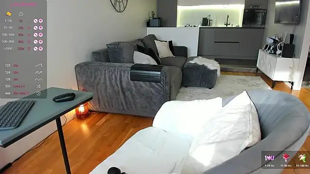 Snapshot of Juicy_Bella chatting on 02/11/26, 09:14 Juicy Bella online show from 02/11/26, 09:14