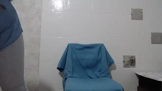 Snapshot of Miss_Night21 chatting on 11/22/25, 03:22 Miss Night21 online show from 11/22/25, 03:22