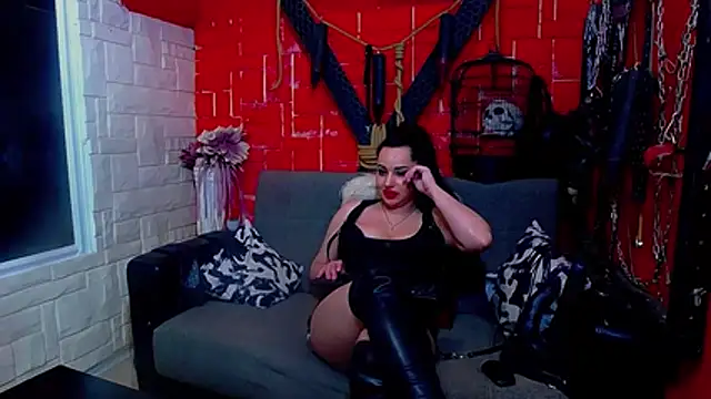 Snapshot of MistressRachelle chatting on 04/28/26, 02:38 MistressRachelle online show from 04/28/26, 02:38