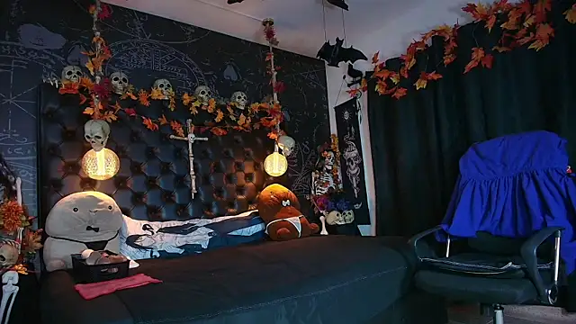 AlexHoe  online show from 10/25/25, 07:08