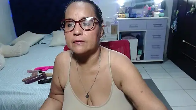 pervert mommy  online show from 05/13/26, 10:34