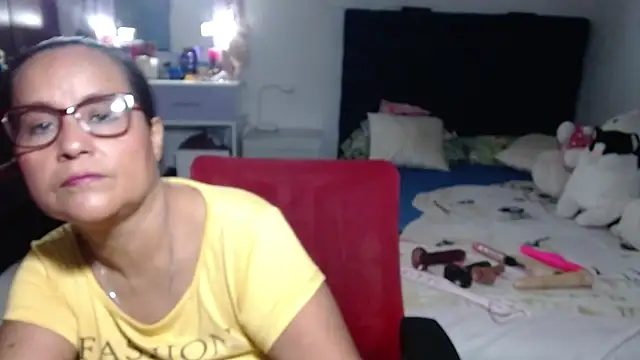 pervert mommy  online show from 06/26/26, 09:46
