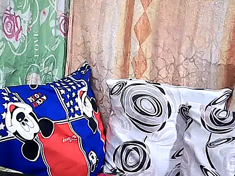 Snapshot of hotwetgran chatting on 11/18/25, 12:20 hotwetgran online show from 11/18/25, 12:20