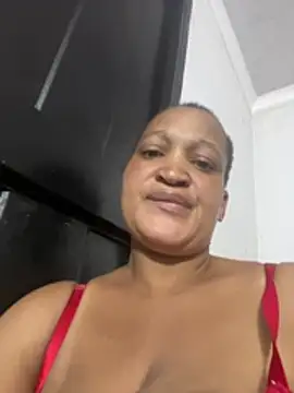 Snapshot of XHotJuicyBootyXX chatting on 05/08/26, 12:10 XHotJuicyBootyXX online show from 05/08/26, 12:10