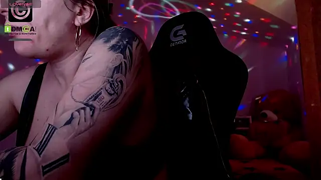 Snapshot of SonyaDevon chatting on 01/10/25, 11:22 SonyaDevon online show from 01/10/25, 11:22