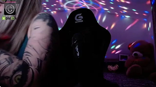 Snapshot of SonyaDevon chatting on 01/23/25, 04:09 SonyaDevon online show from 01/23/25, 04:09