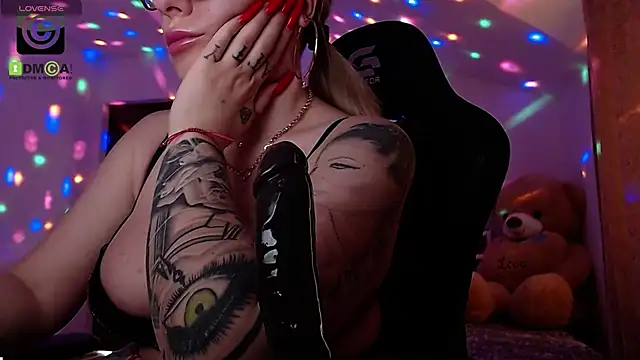 Snapshot of SonyaDevon chatting on 02/27/25, 10:48 SonyaDevon online show from 02/27/25, 10:48