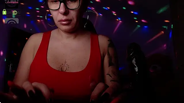 Snapshot of SonyaDevon chatting on 09/24/25, 04:27 SonyaDevon online show from 09/24/25, 04:27