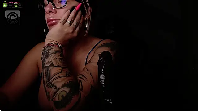 Snapshot of SonyaDevon chatting on 09/30/25, 03:11 SonyaDevon online show from 09/30/25, 03:11