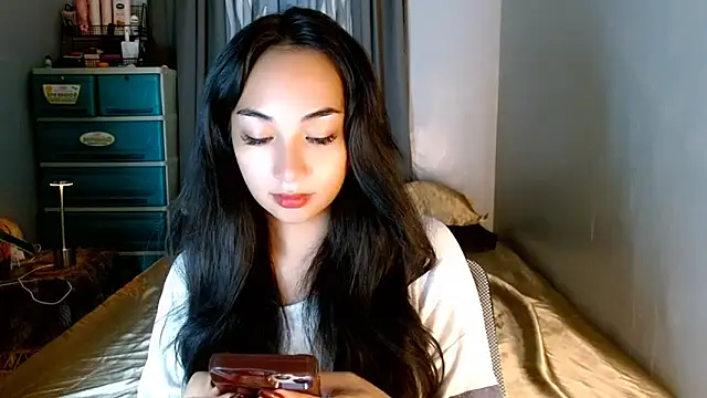 Snapshot of SweetLilly_18 chatting on 02/21/26, 12:55 SweetLilly 18 online show from 02/21/26, 12:55