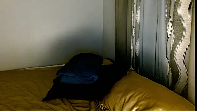 Snapshot of SweetLilly_18 chatting on 03/02/26, 05:08 SweetLilly 18 online show from 03/02/26, 05:08