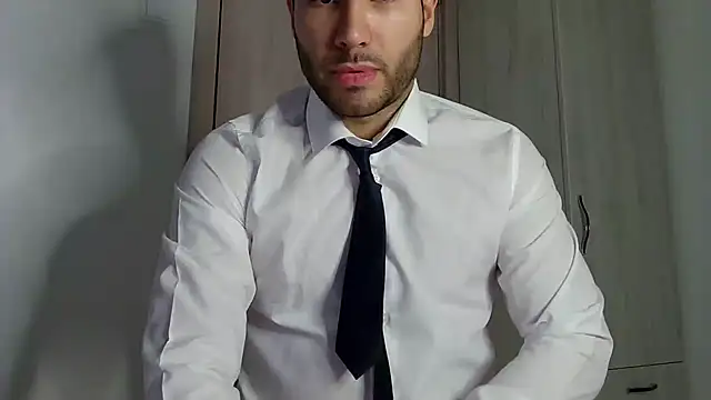 Snapshot of Justynn1 chatting on 12/02/24, 10:01 Justynn1 online show from 12/02/24, 10:01