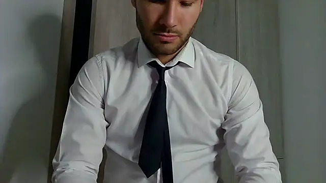 Snapshot of Justynn1 chatting on 02/28/25, 02:20 Justynn1 online show from 02/28/25, 02:20