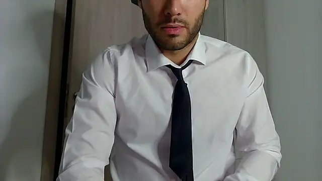 Snapshot of Justynn1 chatting on 03/14/25, 03:04 Justynn1 online show from 03/14/25, 03:04