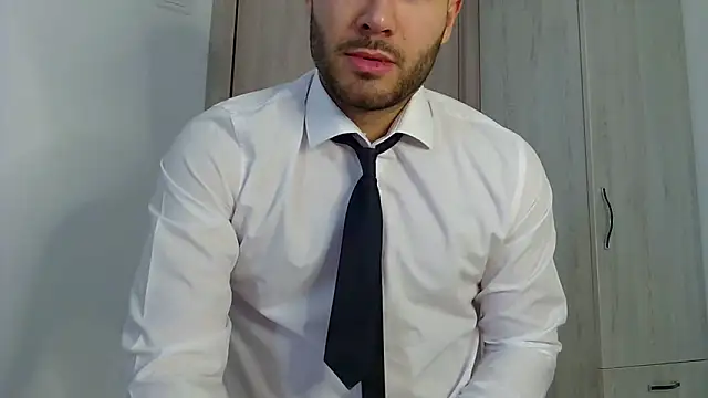 Snapshot of Justynn1 chatting on 03/23/25, 06:37 Justynn1 online show from 03/23/25, 06:37