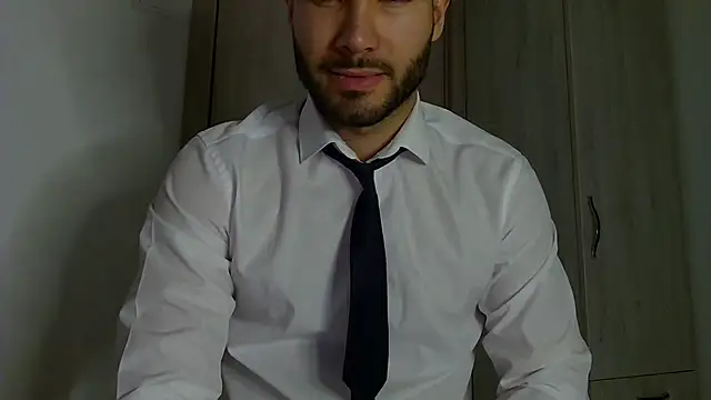 Snapshot of Justynn1 chatting on 11/23/25, 05:29 Justynn1 online show from 11/23/25, 05:29