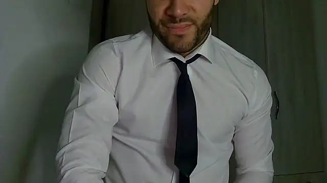 Snapshot of Justynn1 chatting on 12/05/25, 06:44 Justynn1 online show from 12/05/25, 06:44