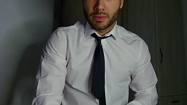 Snapshot of Justynn1 chatting on 04/15/26, 11:38 Justynn1 online show from 04/15/26, 11:38