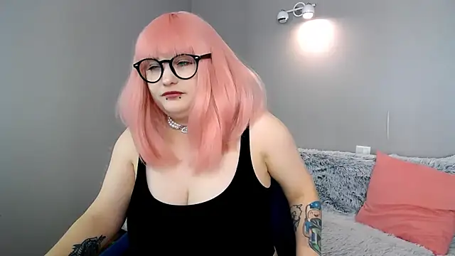 Estheri online show from 03/21/25, 07:22