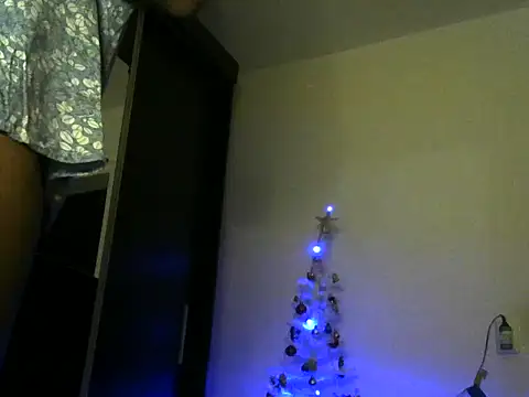 Snapshot of Andy_Stark chatting on 12/23/25, 05:16 Andy Stark online show from 12/23/25, 05:16