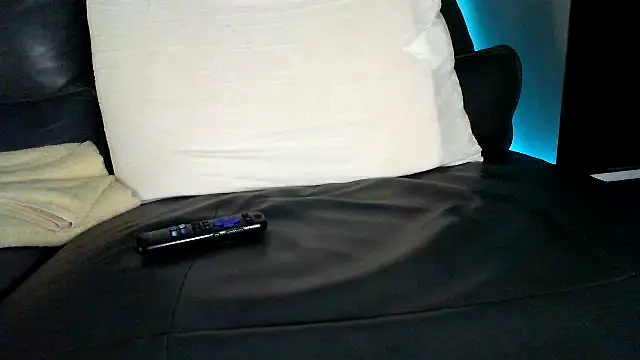 Snapshot of eurodiznee chatting on 05/01/26, 07:51 eurodiznee online show from 05/01/26, 07:51