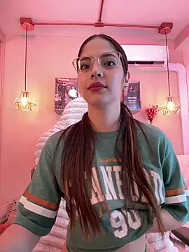 Zoe Bae online show from 03/11/25, 09:15