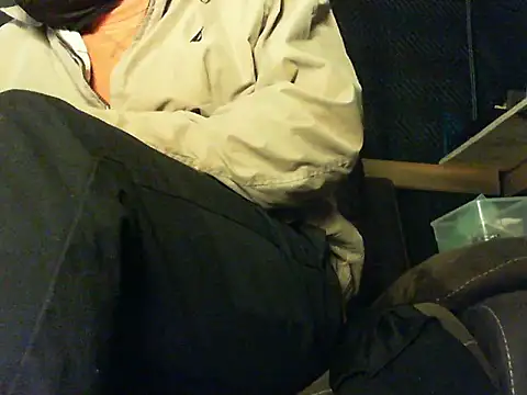 Snapshot of Sitonmyface2020@xh chatting on 12/15/25, 12:53 Sitonmyface2020xh online show from 12/15/25, 12:53