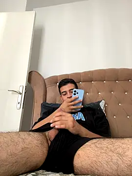 Snapshot of Ffhdr chatting on 10/07/25, 12:24 Ffhdr online show from 10/07/25, 12:24