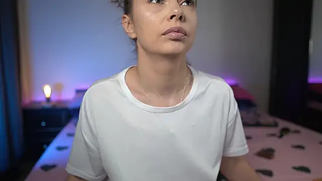 TiffanyPierce online show from 11/25/25, 09:15