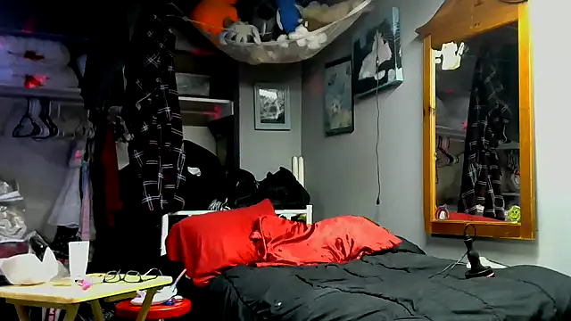 Snapshot of jjdirty6996 chatting on 11/29/25, 06:33 jjdirty6996 online show from 11/29/25, 06:33