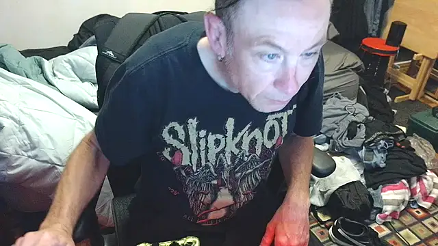 Snapshot of jjdirty6996 chatting on 06/22/26, 01:52 jjdirty6996 online show from 06/22/26, 01:52