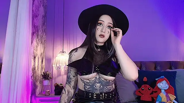 Charlotte Germanotta  online show from 05/09/26, 02:55