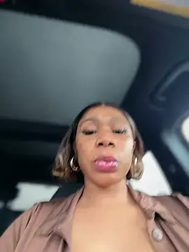 Snapshot of Belle___ chatting on 02/11/26, 07:30 Belle online show from 02/11/26, 07:30