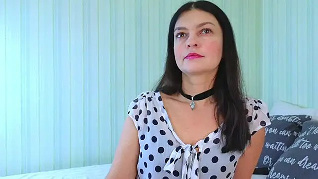 Snapshot of _Lily_ chatting on 01/09/25, 09:59  Lily  online show from 01/09/25, 09:59