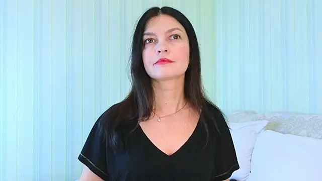 Snapshot of _Lily_ chatting on 01/21/25, 09:24  Lily  online show from 01/21/25, 09:24