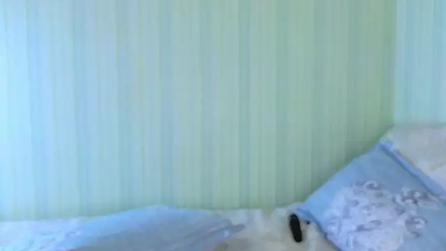 Snapshot of _Lily_ chatting on 01/31/25, 12:40  Lily  online show from 01/31/25, 12:40