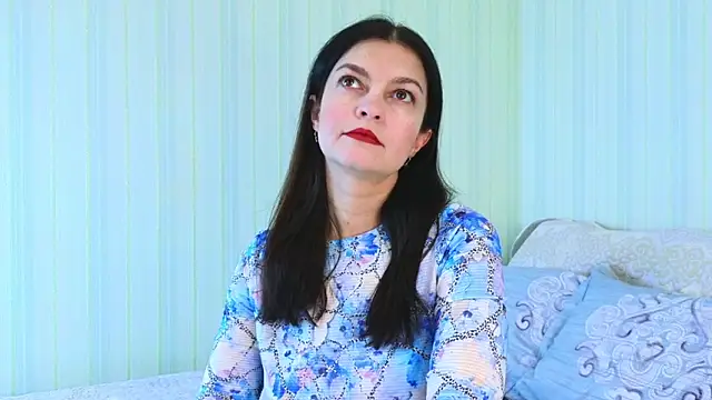 Snapshot of _Lily_ chatting on 02/04/25, 08:13  Lily  online show from 02/04/25, 08:13