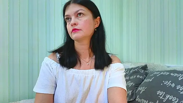 Snapshot of _Lily_ chatting on 03/17/26, 07:33 Lily online show from 03/17/26, 07:33